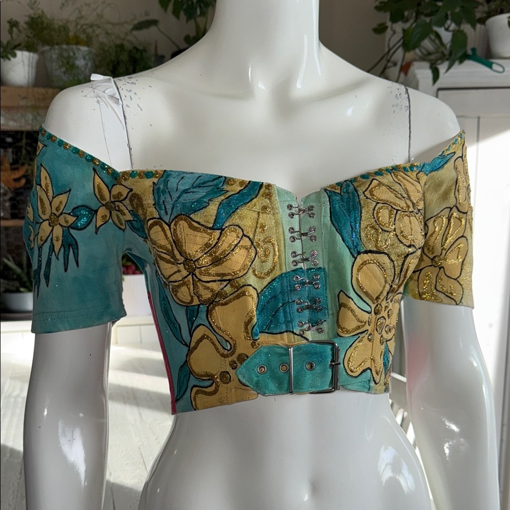 Gracie Jane Dakota blue handpainted Sm crop top very unique interesting shirt
